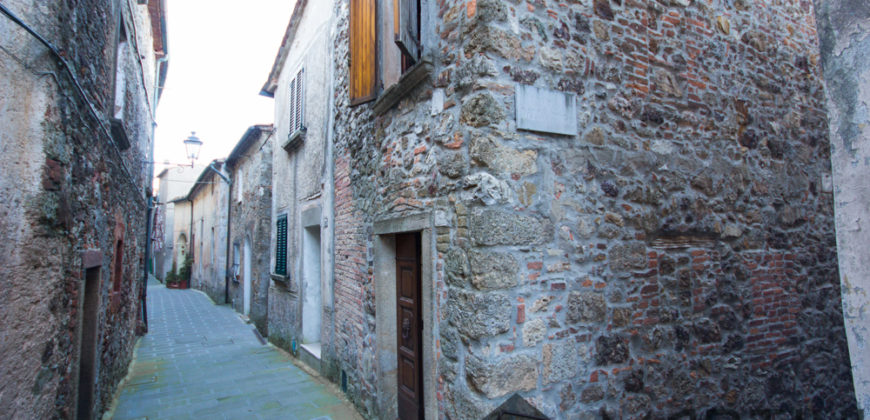 Casa in Pietra con 2 Camere in Vicolo Medievale
