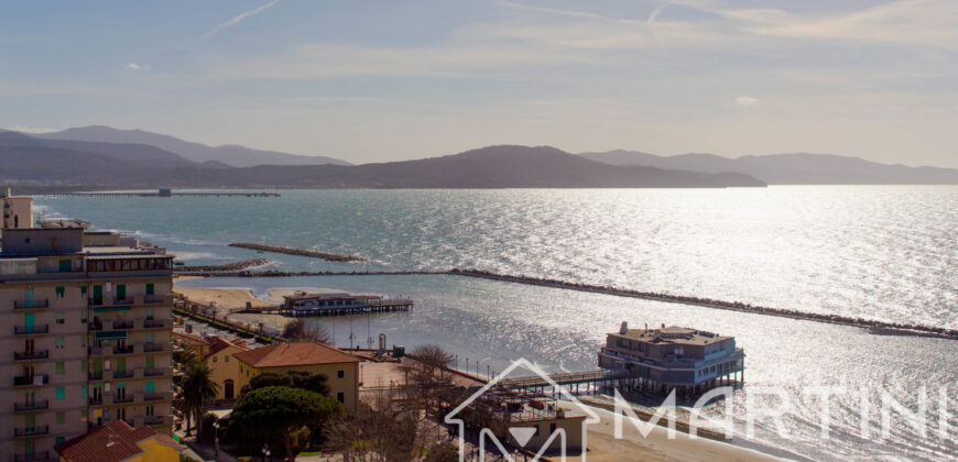 Attico a Follonica con Vista Mare vicino alla Spiaggia