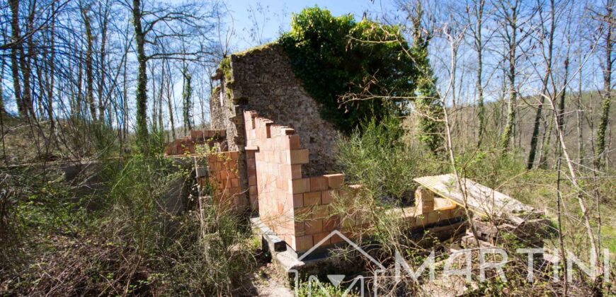 Casa in Campagna da Ristrutturare con Terreno