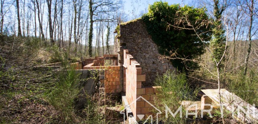 Casa in Campagna da Ristrutturare con Terreno