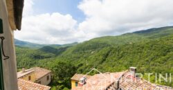 Casa in Vendita in un Piccolo Paese Toscano