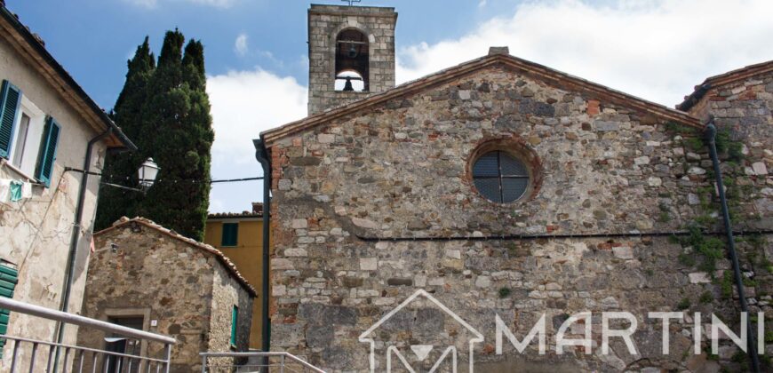 Casa in Vendita in un Piccolo Paese Toscano