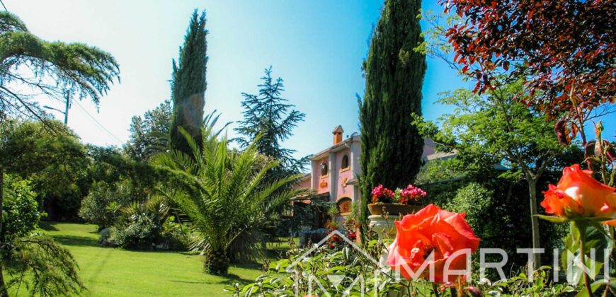 Struttura Ricettiva in vendita | Appartamenti e Piscina