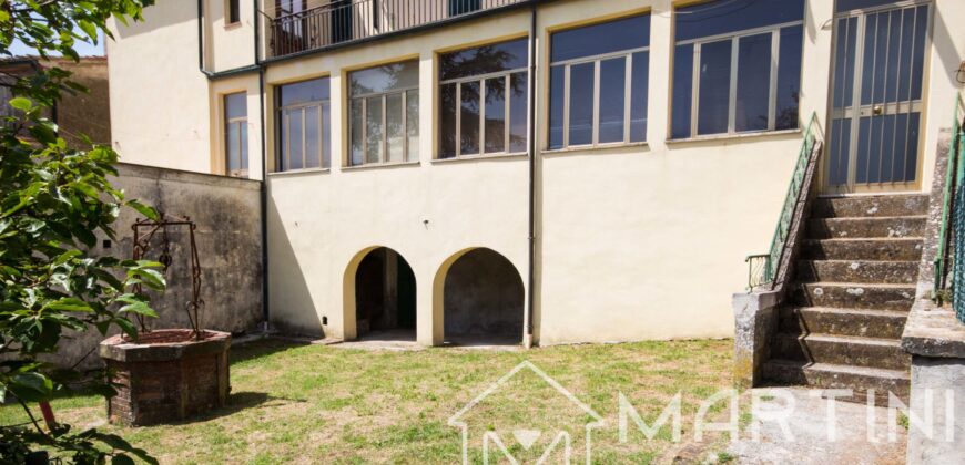 Apartment with Garden, Terrace and Garage