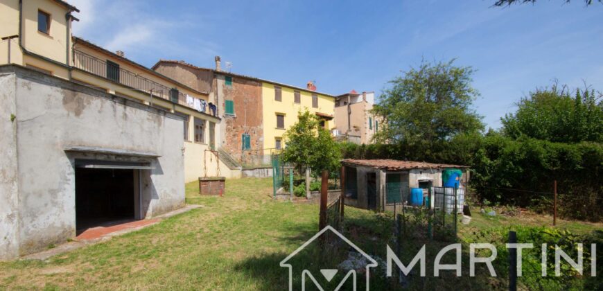 Apartment with Garden, Terrace and Garage