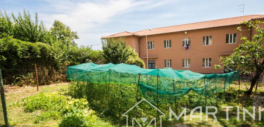 Apartment with Garden, Terrace and Garage