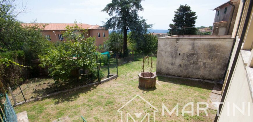 Apartment with Garden, Terrace and Garage