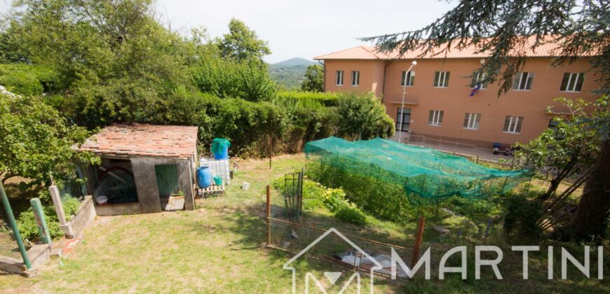 Apartment with Garden, Terrace and Garage