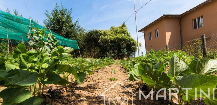 Apartment with Garden, Terrace and Garage