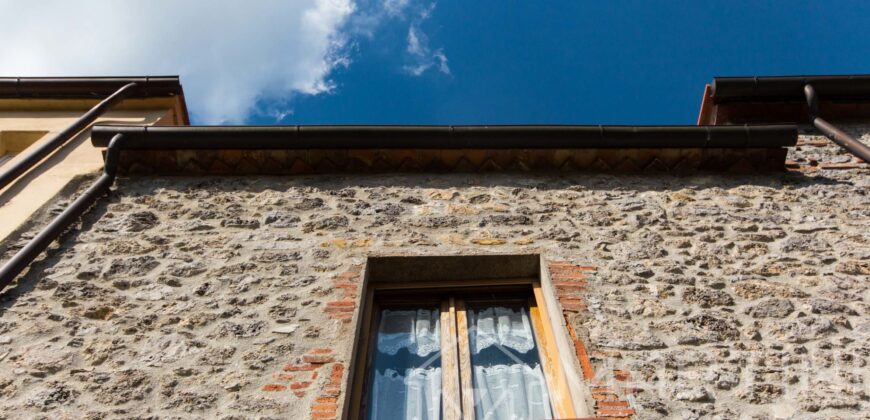 Villetta a Schiera Stile Rustico con Vista Panoramica