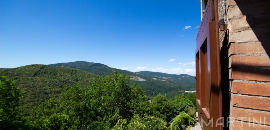 Bilocale Ristrutturato con Vista sul Verde