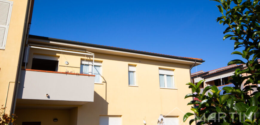 Casa con Terrazzo e Garage a Massa Marittima