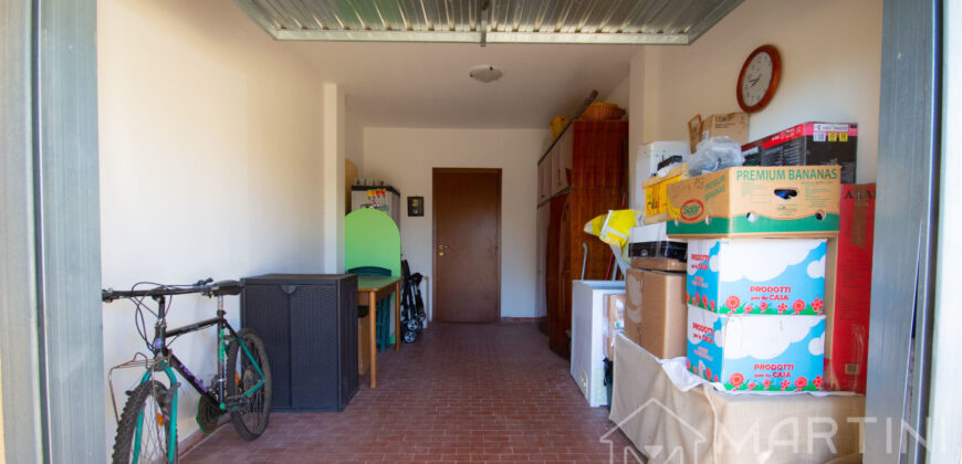 Casa con Terrazzo e Garage a Massa Marittima