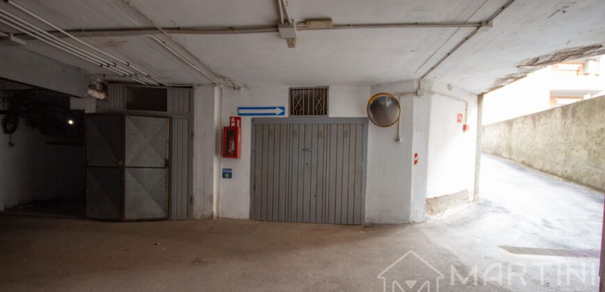 Garage a Follonica in Vendita