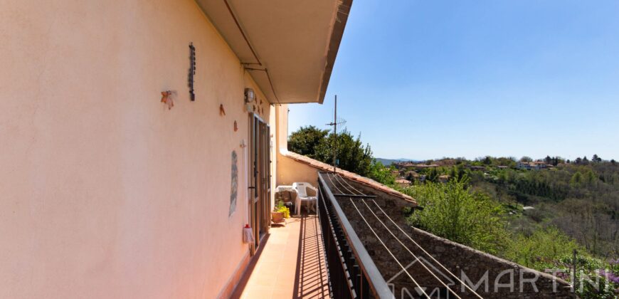 Apartment with Terrace and Stunning View