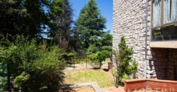 Villetta Bifamiliare con Giardino e Garage