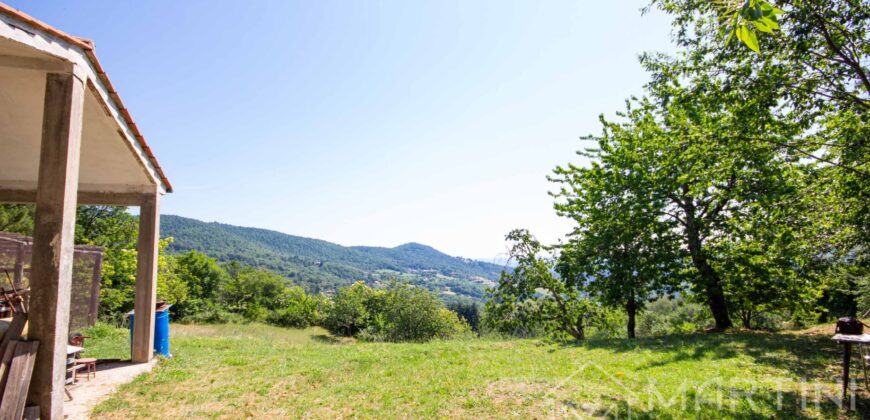 Annesso in Muratura con Terreno e Sorgente