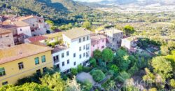 Luxury Apartment with Terrace in Tuscany