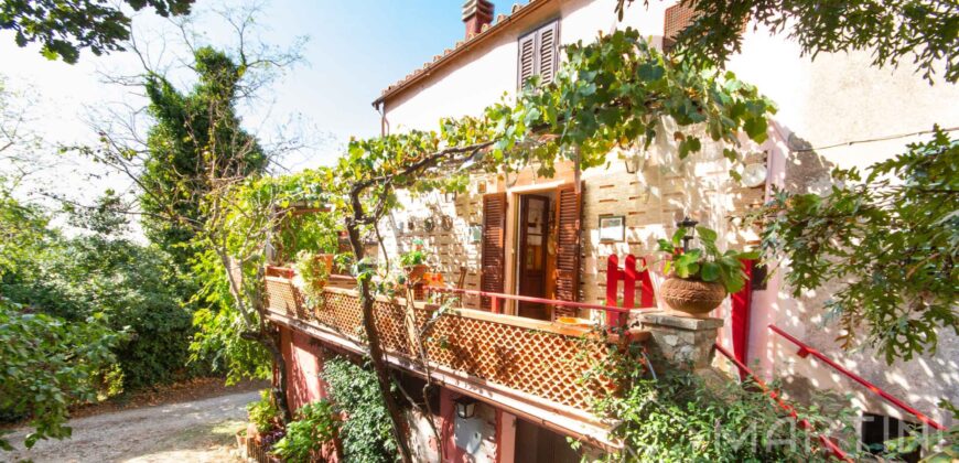 Casa in Campagna con Terrazzo