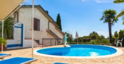 Casa con Piscina e Terrazzo Abitabile