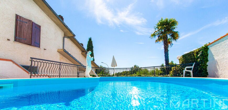 Casa con Piscina e Terrazzo Abitabile