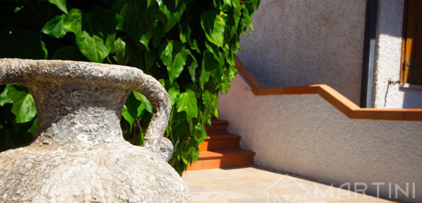 Casa con Piscina e Terrazzo Abitabile