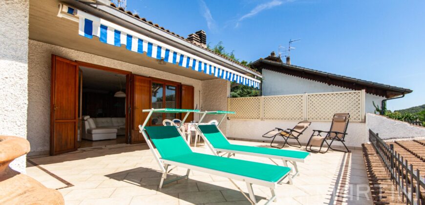 Casa con Piscina e Terrazzo Abitabile