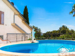 Casa con Piscina e Terrazzo Abitabile