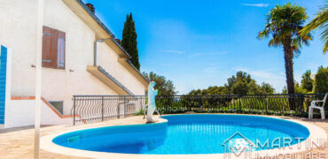 Casa con Piscina e Terrazzo Abitabile